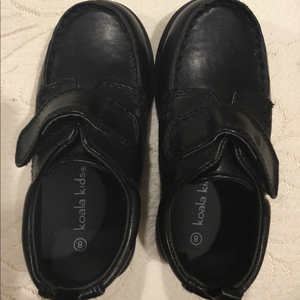 **Like New** Black dress shoes by Koala kids